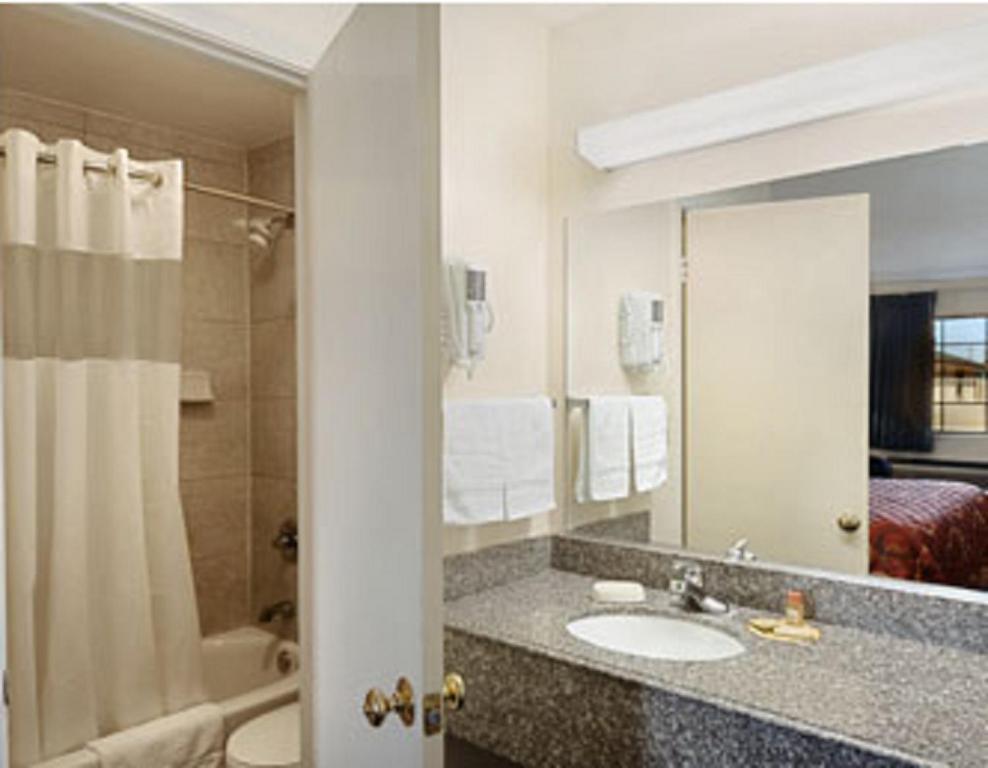 Days Inn By Wyndham Andrews Texas Room photo